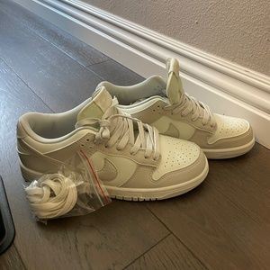 NIKE DUNK LOW LIGHT BONE SNEAKERS